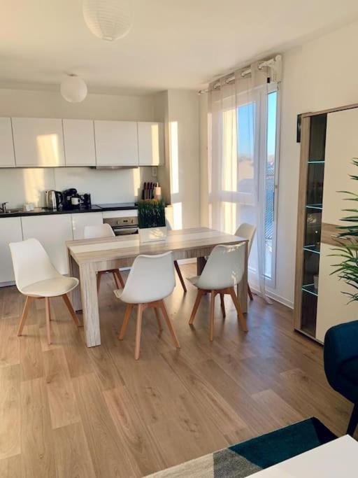Appartement Pourquoi Notre T3 Avec Parking Est Pour Vous ? à Lille Extérieur photo